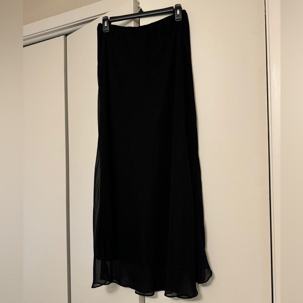 Black chiffon lined long skirt, flouncy hem